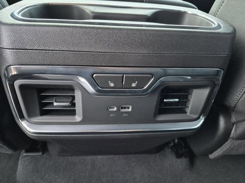 New 2026 GMC Sierra 1500 SLT image 11