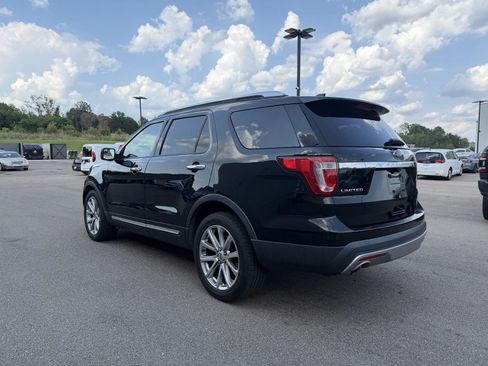 Used 2017 Ford Explorer Limited FWD image 4