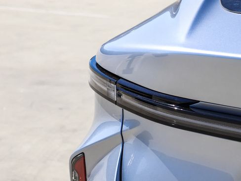 New 2026 Lexus ES 350e FWD image 11