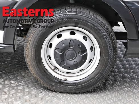 Used 2019 Ford Transit 250 130 Low Roof RWD image 34