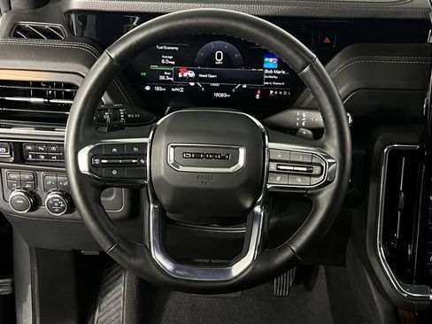 Used 2025 GMC Yukon Denali image 15