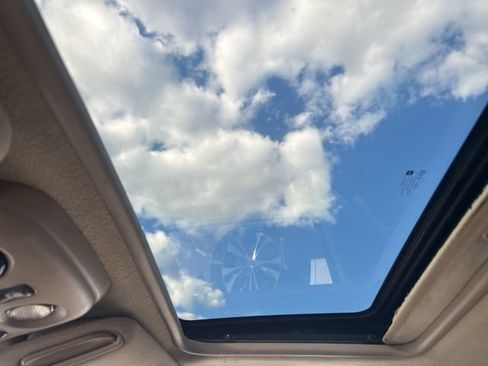 Used 2000 Chevrolet Suburban LS w/ LS Preferred Equipment Group image 24