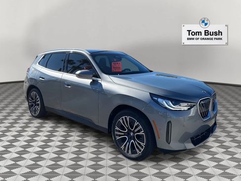 Used 2025 BMW X3 xDrive30i w/ Convenience Package image 3