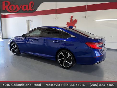 Used 2019 Honda Accord Sport image 2