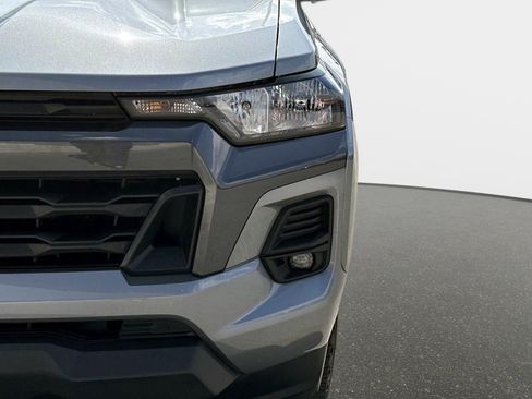 Used 2023 Chevrolet Colorado LT w/ LT Convenience Package II image 11