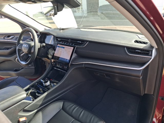 Used 2023 Jeep Grand Cherokee Limited w/ Luxury Tech Group II AWD/4WD image 35