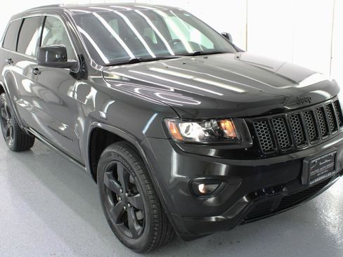 Used 2015 Jeep Grand Cherokee Altitude image 12