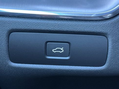 Used 2025 Volvo XC60 B5 Core w/ Protection Package Premier image 31
