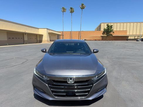 Used 2019 Honda Accord Sport image 2