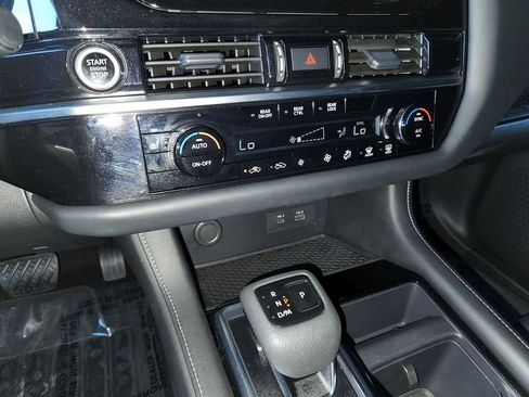 Certified 2024 Nissan Pathfinder SV image 21