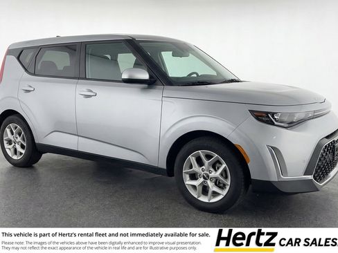 Used 2025 Kia Soul LX w/ LX Technology Package FWD image 1