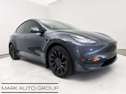 Used 2022 Tesla Model Y Performance AWD/4WD image 9
