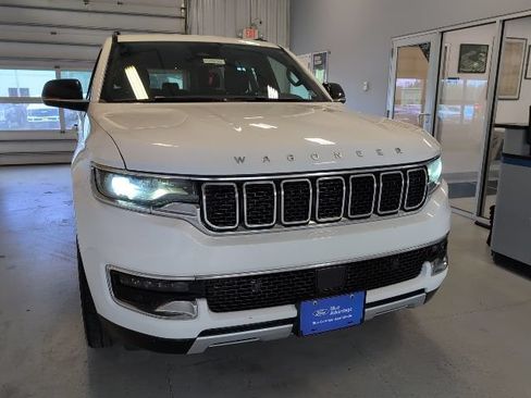 Used 2023 Jeep Wagoneer Series II AWD/4WD image 46