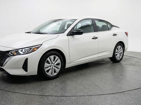 Used 2025 Nissan Sentra S image 3