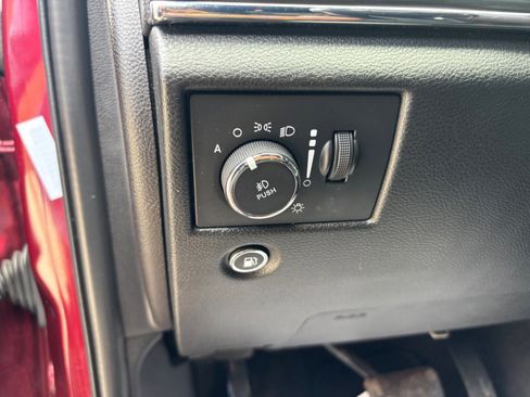 Used 2022 Jeep Grand Cherokee Limited image 27