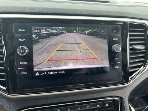 Used 2023 Volkswagen Atlas SE w/ Panoramic Sunroof Package FWD image 13