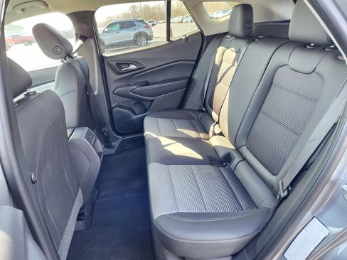 Used 2025 Chevrolet Trax LT w/ LT Convenience Package image 11