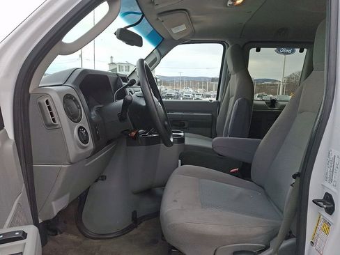 Used 2013 Ford E-350 and Econoline 350 XLT image 14