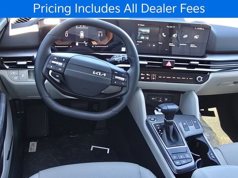 New 2026 Kia Sportage EX w/ EX Panorama Roof Package FWD image 13