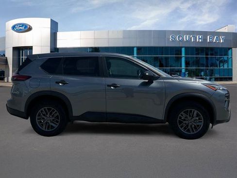 Used 2024 Nissan Rogue S FWD image 5