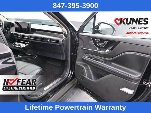Used 2024 Lincoln Corsair Reserve AWD/4WD image 13