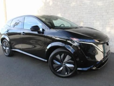 Used 2025 Nissan Ariya Platinum image 2