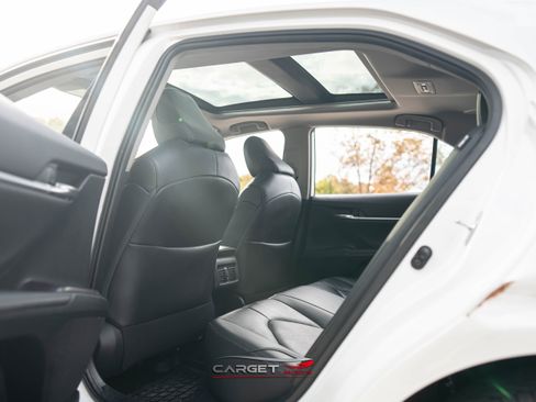 Used 2021 Toyota Camry XLE image 20