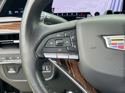 Used 2023 Cadillac Escalade Premium Luxury AWD/4WD image 9