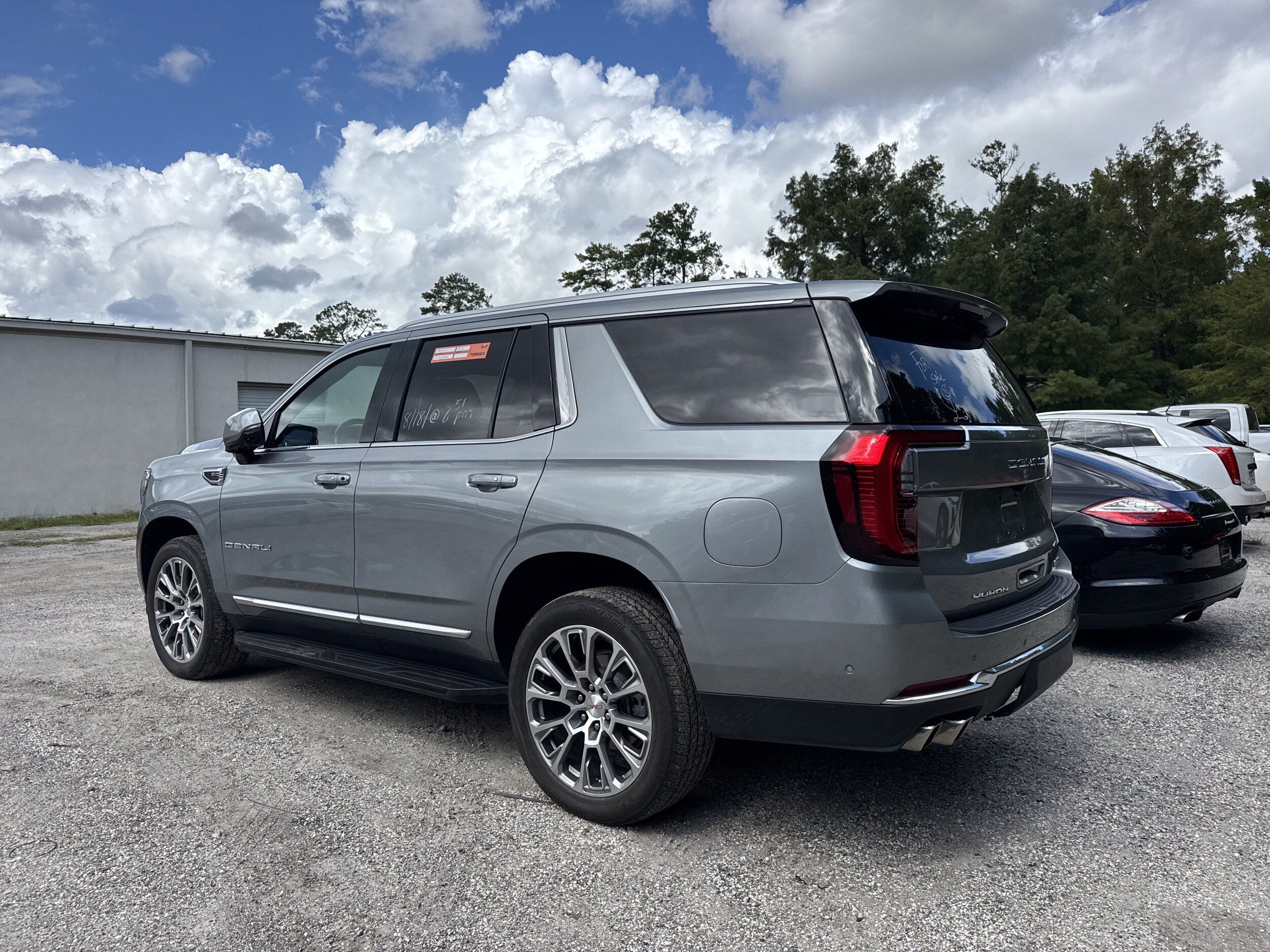 Used 2025 GMC Yukon Denali AWD/4WD image 2