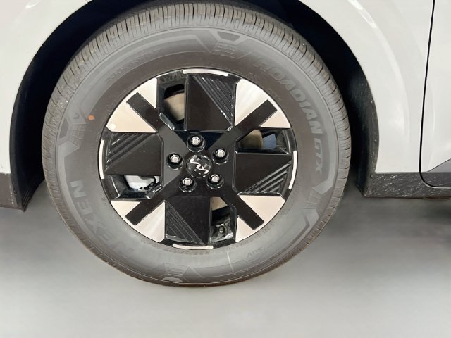 New 2027 Kia Carnival LXS FWD image 33