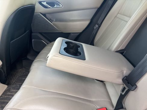 Used 2018 Land Rover Range Rover Velar R-Dynamic SE image 17