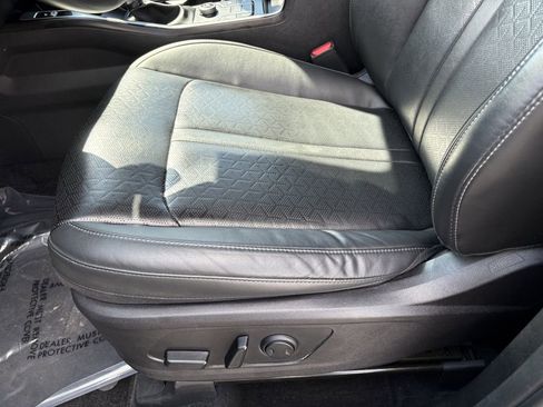 Used 2023 Kia Sorento S image 24