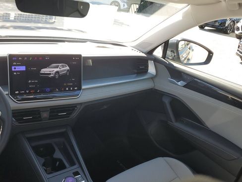 Certified 2026 Volkswagen Tiguan SE AWD/4WD image 22