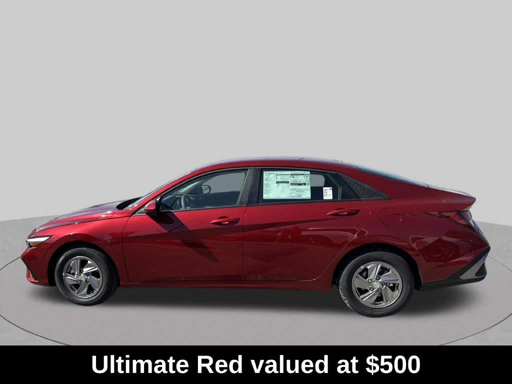 Used 2026 Hyundai Elantra SE FWD image 2