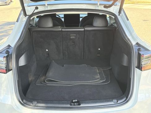 Used 2021 Tesla Model Y Long Range image 28