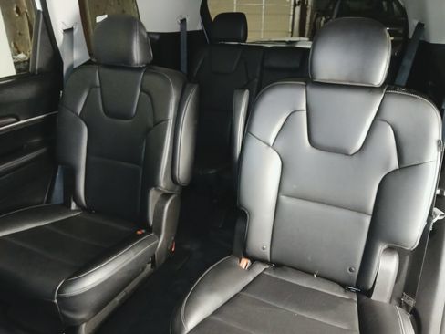 Used 2025 Kia Telluride S FWD image 14