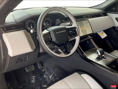 New 2026 Land Rover Range Rover Velar Dynamic SE image 7