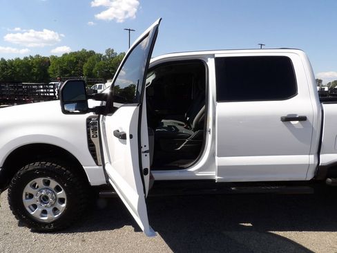 Used 2024 Ford F250 XLT w/ FX4 Off-Road Package AWD/4WD image 13