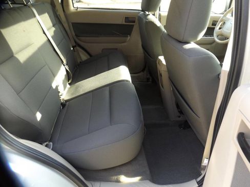 Used 2009 Ford Escape XLT image 18