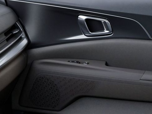 New 2026 Kia Carnival LX FWD image 25