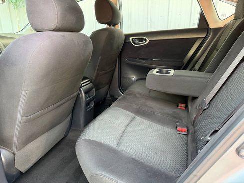 Used 2014 Nissan Sentra SR w/ SR Driver Package FWD image 18