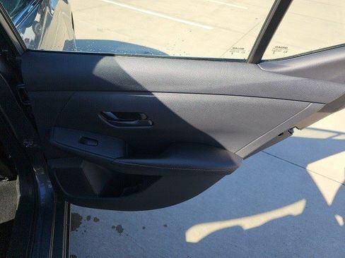 Used 2024 Nissan Sentra S image 17