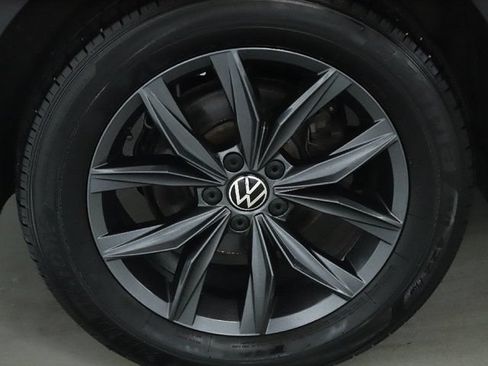 Certified 2022 Volkswagen Tiguan SE AWD/4WD image 12