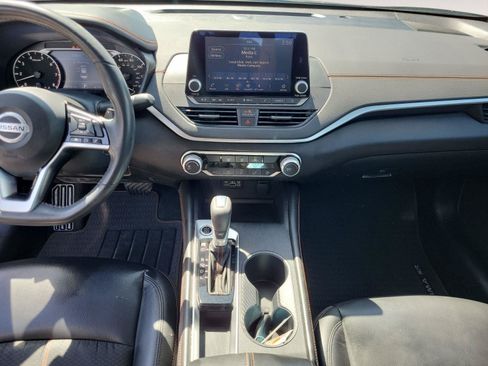 Used 2020 Nissan Altima 2.5 SR FWD image 12