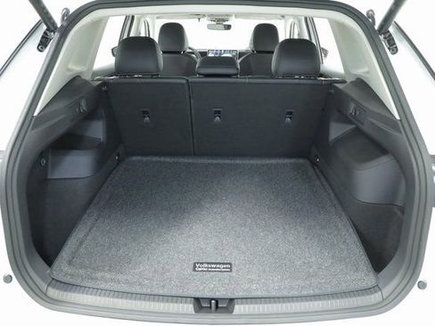 New 2025 Volkswagen Tiguan SE image 38