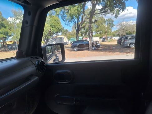 Used 2007 Jeep Wrangler Unlimited Sahara image 27