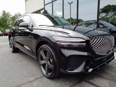 Used 2024 Genesis GV70 3.5T Sport w/ Sport Prestige Package AWD/4WD image 3