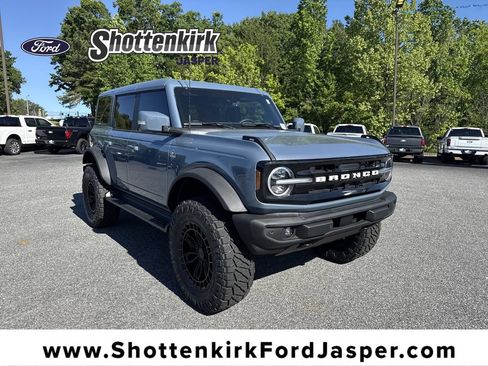 New 2025 Ford Bronco Outer Banks w/ Sasquatch Package AWD/4WD image 1