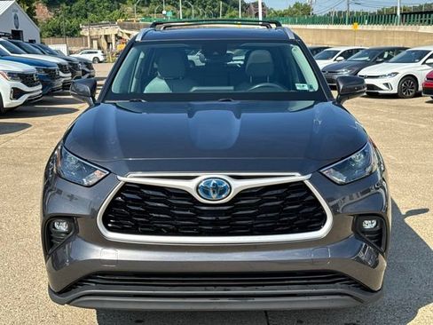 Used 2022 Toyota Highlander XLE AWD/4WD image 10