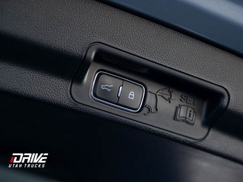 Used 2024 Ford Explorer XLT w/ Equipment Group 202A image 21